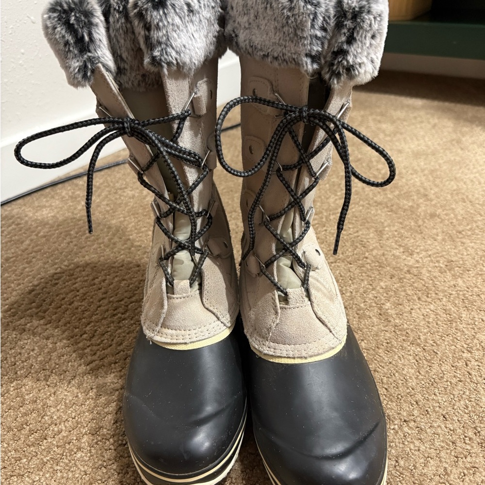 Women's Winter Boots with Faux Fur Trim - Picture 3 of 7